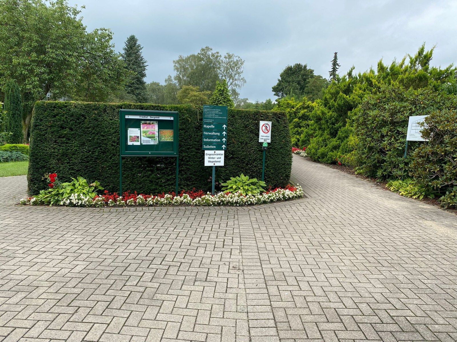 Zugang am Osterkampstieg – Friedhof Bergstedt